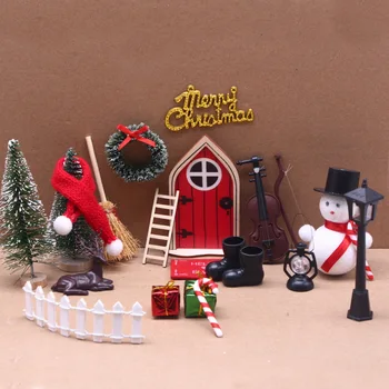 Куклена къща, вратата на елф, Коледен декор, изкуствен снежен човек, уличен фенер, венец, Мини-елха, подаръци, кутии, страхотна играчка къщичка, умален модел на сцената